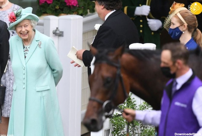 فرارو | (تصاویر) حضور ملکه انگلیس در مسابقه اسب دوانی