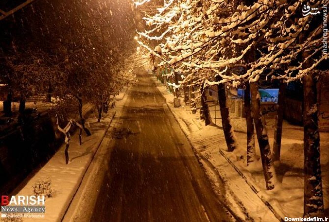 مشرق نیوز - عکس/ جلوه زیبای شهر ارومیه در یک شب برفی