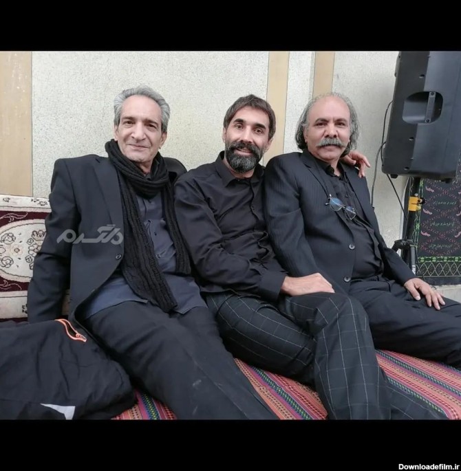 تصویر قدیمی و نوستالژی از بازیگر مرد ایرانی در کنار پسرانش!