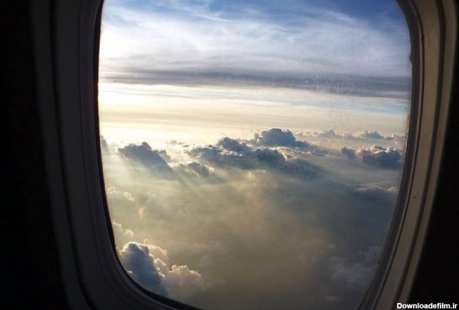 چرا پنجره های هواپیما بیضی شکل هستند؟