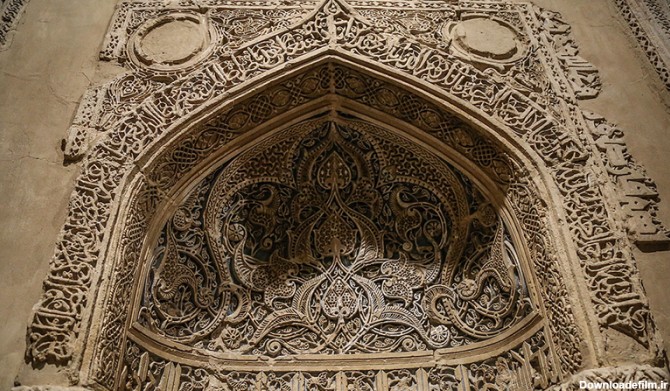 محراب گج‌بری در موزه دوران اسلامی