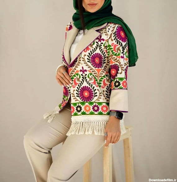 مدل مانتو دخترانه برای عید 1403 با طرح های جلوباز و جلوبسته