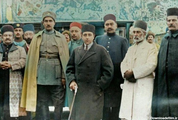احمد شاه قاجار در کنار رضا خان