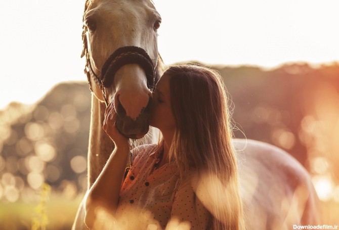 عکس پروفایل دختری با اسب