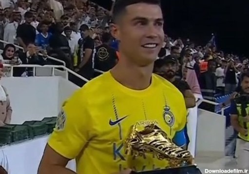 عکس؛ رونالدو دریافت جایزه کفش طلای جام باشگاه‌های عرب | فوتبالی