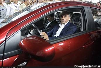 سعید مدنی مدیرعامل سایپا خط مونتاژ خودروهای چینی برلیانس را با رانندگی خودرو افتتاح می کند