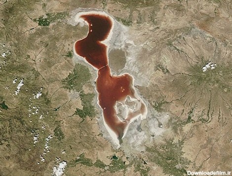عکس‌های ماهواره‌ای ناسا از دریاچه ارومیه که به رنگ خون ...