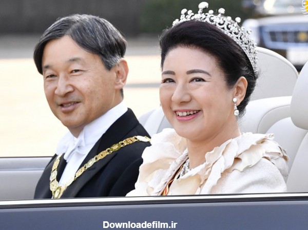 فرارو | (تصاویر) امپراتور و ملکه ژاپن در رژه تکیه زدن به تخت سلطنت