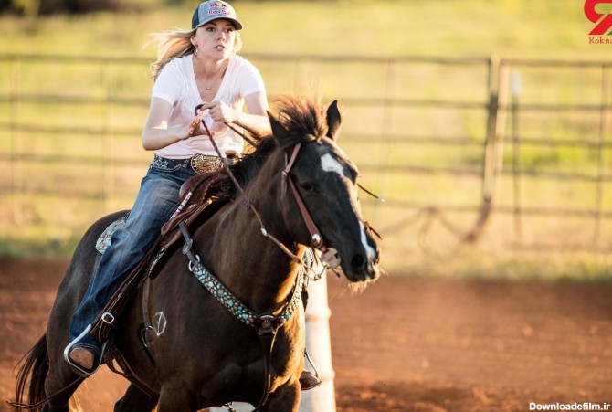تمرینات دختر مزرعه دار / ستاره جدید مسابقات اسب سواری + فیلم