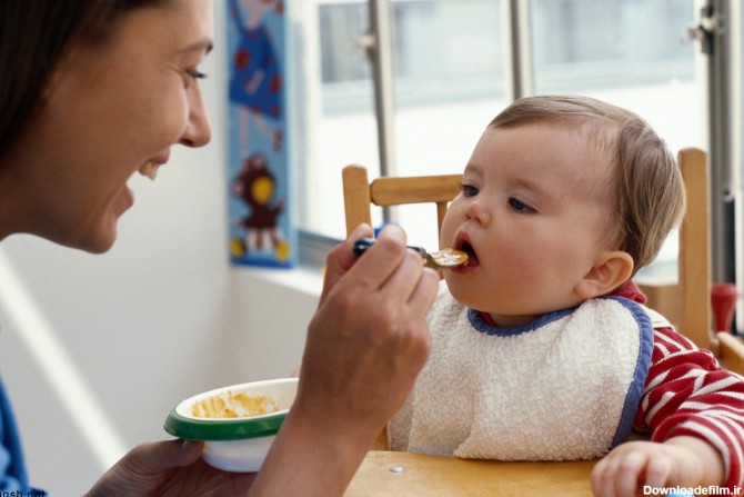 دانلود عکس غذا خوردن کودک