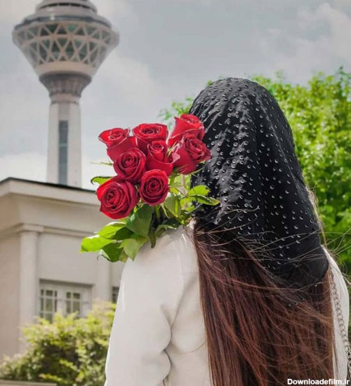 عاشقانه عکس دختر با گل برای پروفایل