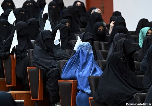 تصاویر حضور زنان طرفدار طالبان در دانشگاه کابل با پوشش کامل ...