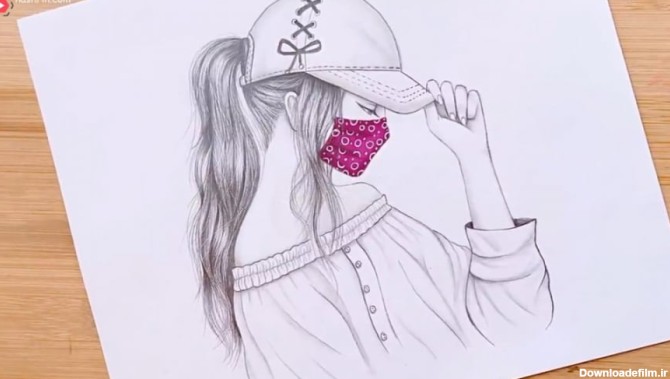 آموزش طراحی با مداد - دختری با ماسک و کلاه