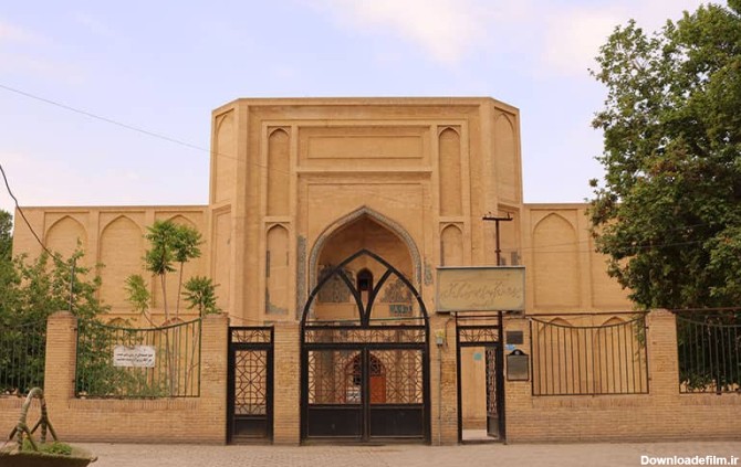 ورودی مسجد جامع ورامین