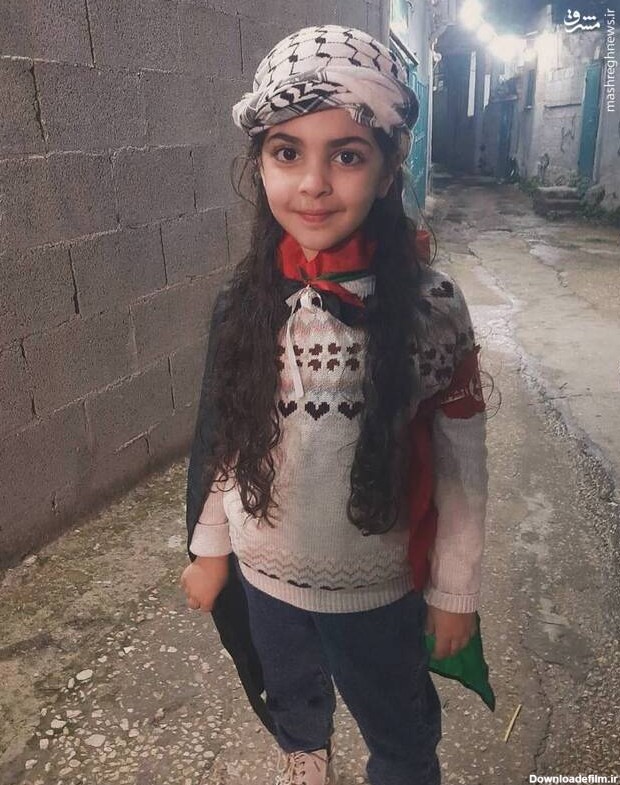 مشرق نیوز - عکس/ دختر بچه خردسال فلسطینی که از اسارت بازگشته