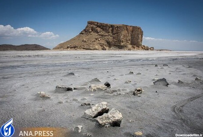 کاهش پهنه آب دریاچه ارومیه در سال ۱۴۰۱ +عکس - خبرگزاری آنا