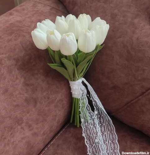 دسته گل عروس با گل لاله سفید 16 شاخه کیفیت عالی و مشابه طبیعی