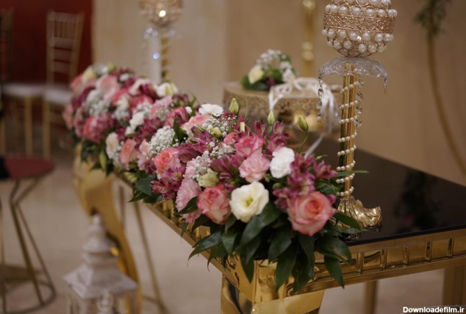تزیین میز با گل و شمع برای انواع مراسم ها - گل آرایی آذین دیزاین