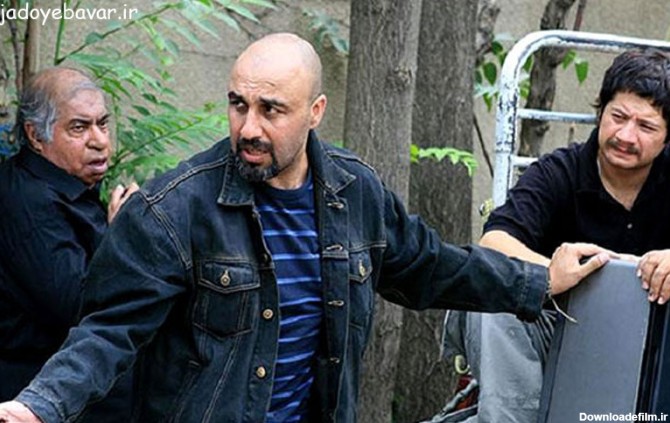 علی صادقی در کنار رضا عطاران و محمود بهرامی در سریال بزنگاه