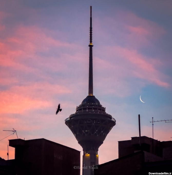 قابی زیبا از برج میلاد در آغوش آسمانِ نیلگون تهران