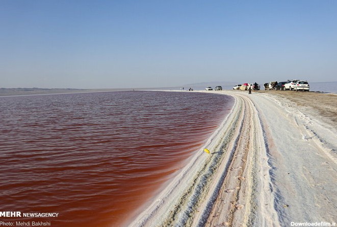 تصاویر| دریاچه نمک قم سرخ شد