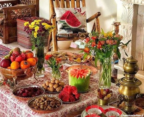 تزیین سفره شب یلدا با هندوانه و انار برای تازه عروس ها بسیار لاکچری