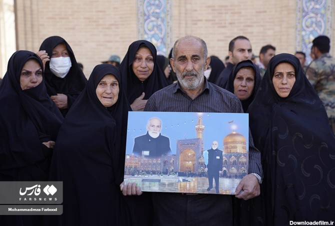 فرارو | (تصاویر) خاکسپاری شهدای شاهچراغ(ع) در شیراز