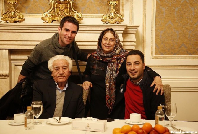 رستوران گردی خانوادگی هوتن شکیبا و نوید محمدزاده