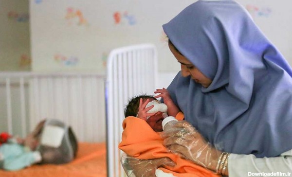 تصاویر | پیدا شدن نوزاد یک روزه در پدیده مشهد | نوزاد تحویل بهزیستی شد