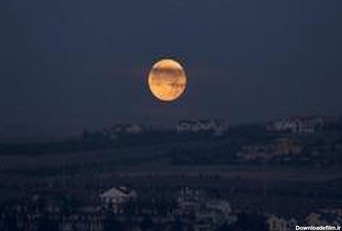 تصاویری شگفت از ماه گرفتگی نیم سایه در جهان