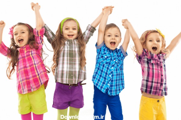 عکس بازی های شاد کودکانه با لباس های رنگارنگ شاد