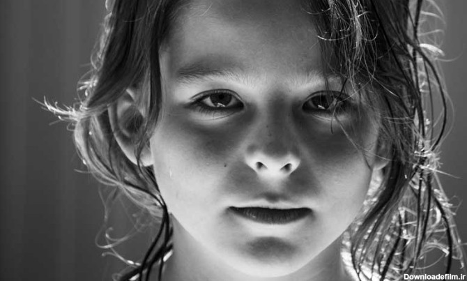 دانلود عکس سیاه و سفید دختر بچه زیبا | تیک طرح مرجع گرافیک ایران