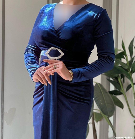 عکس لباس مجلسی زنانه باکلاس و جدید با پارچه مخمل آبی رنگ