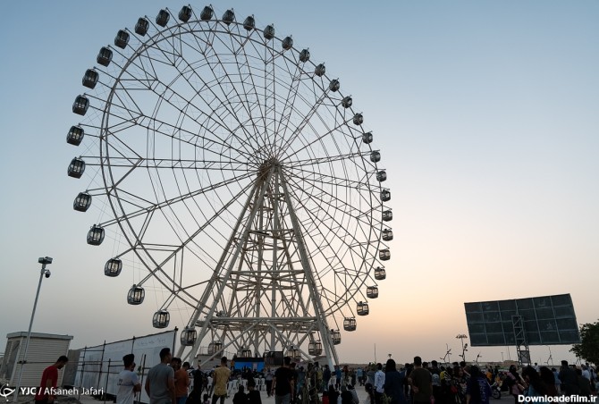 تصاویر: راه اندازی بزرگترین چرخ و فلک کشور - بوشهر | سایت انتخاب