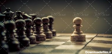 مهره های سیاه شطرنج سرباز سفید