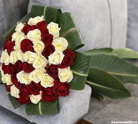 دسته گل رز قرمز و سفید 149 - گل فروشی آنلاین دل 09129410059