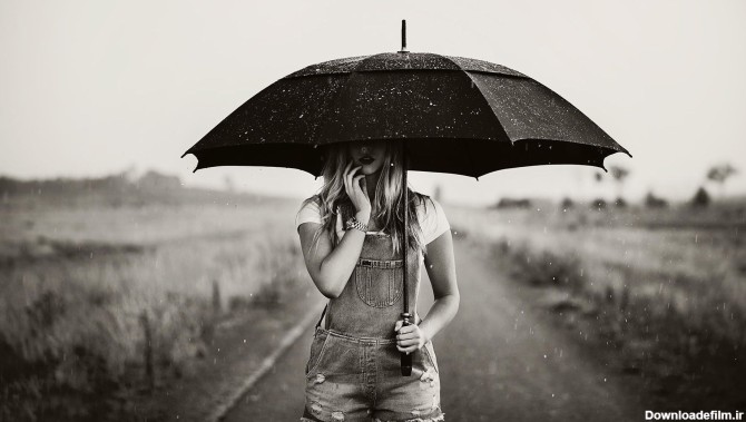 عکس غم انگیز دختر زیر باران برای پروفایل تلگرام