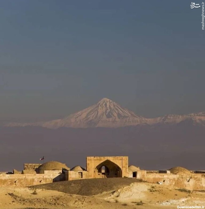چشم انداز قله دماوند از کاروانسرای قصر بهرام - تابناک | TABNAK
