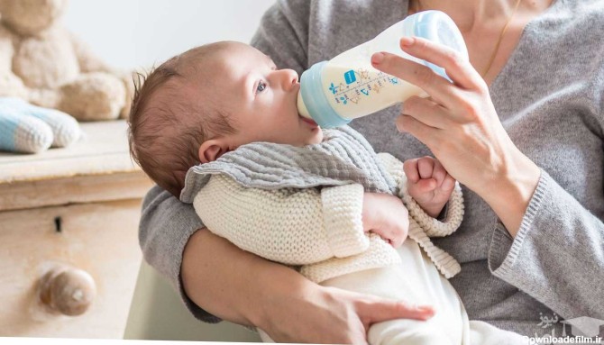 فواید و مزایای شیر دادن به نوزاد با شیشه شیر
