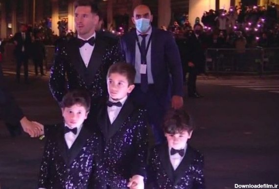 عکس؛ مسی و ست کردن کت و شلوار خود با سه پسرش برای مراسم توپ طلا ...