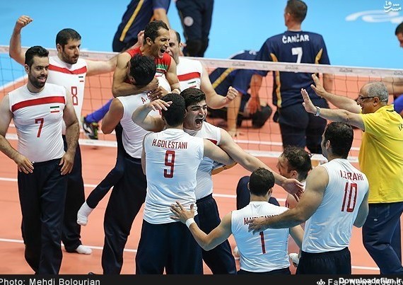 عکس/ حلقه شادی مردان والیبال نشسته ایران