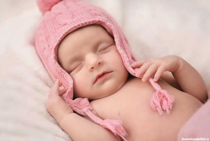 دانلود عکس نوزاد با کلاه صورتی