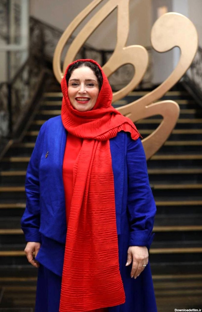 ژاله صامتی برنده جایزه بهترین بازیگر زن کمدی تلویزیونی در جشن حافظ +عکس