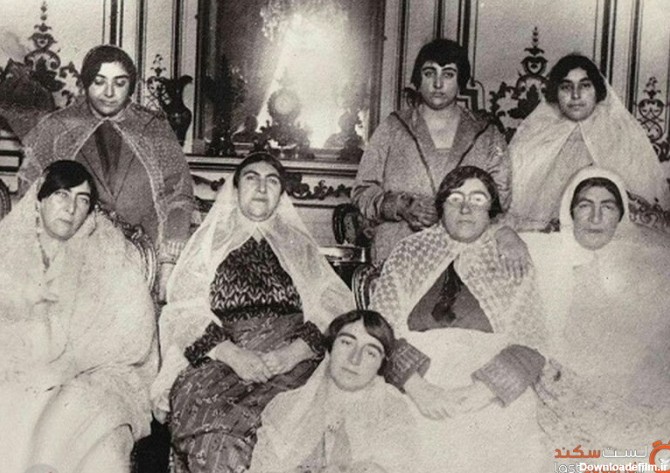 نگاهی به مد و پوشاک زنان دوره قاجار در عکسخانه کاخ گلستان | لست سکند