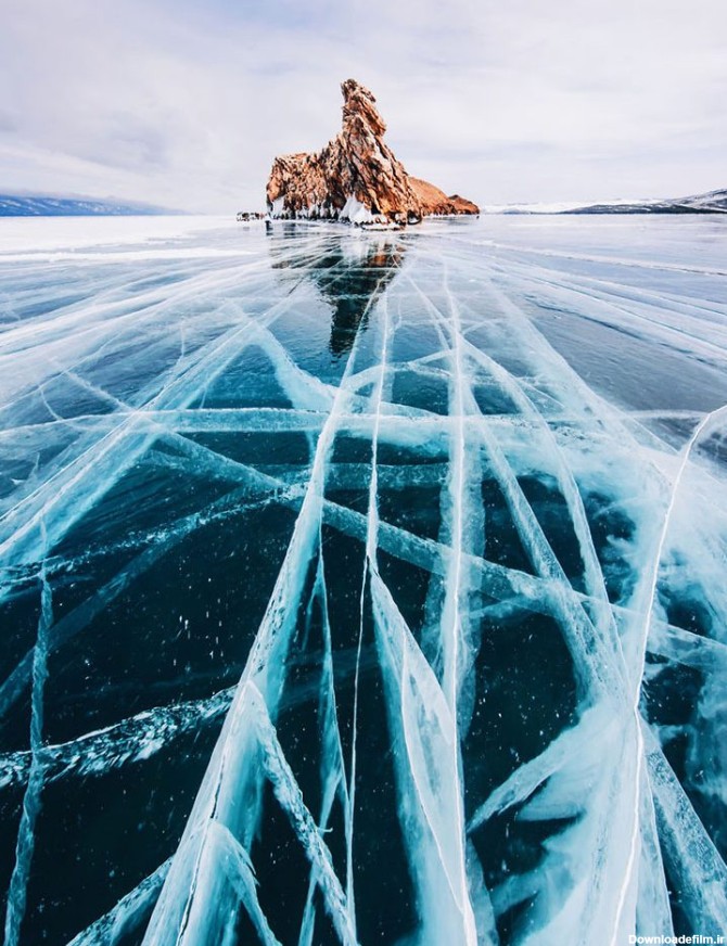 قدم زدن روی دریاچه یخ زده ی بایکال+ تصویر