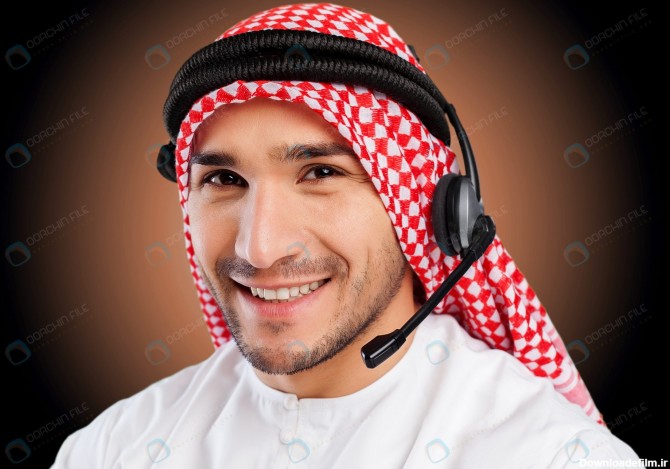تصویر مرد عربی با پس زمینه گرادینت - مرجع دانلود فایلهای دیجیتالی