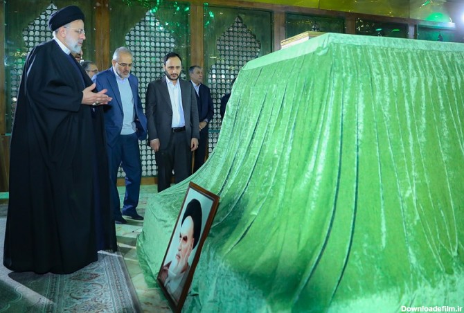 عکس/ حضور رئیس جمهور و اعضای هیأت دولت در حرم امام خمینی(ره)