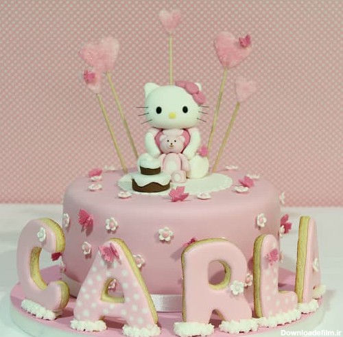 کیک صورتی کیتی با حروف کوکی