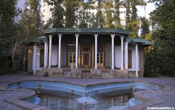 محوطه باغ موزه هنر ایرانی