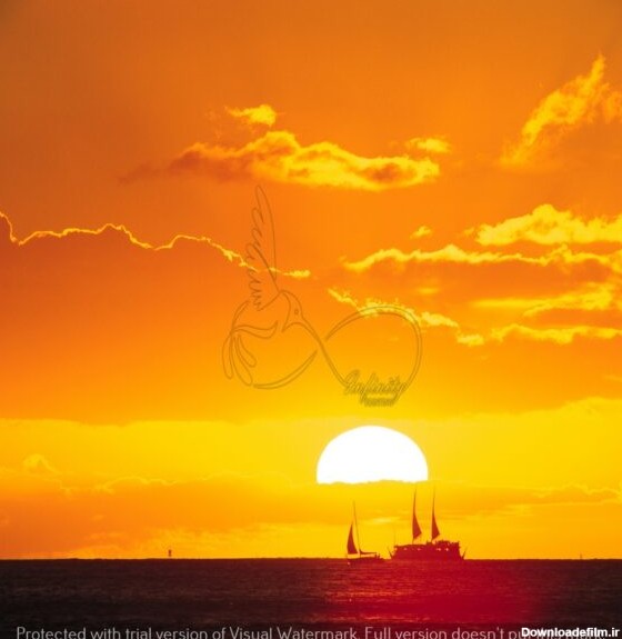طرح پوستر دیواری غروب خورشید و کشتی در دریا
